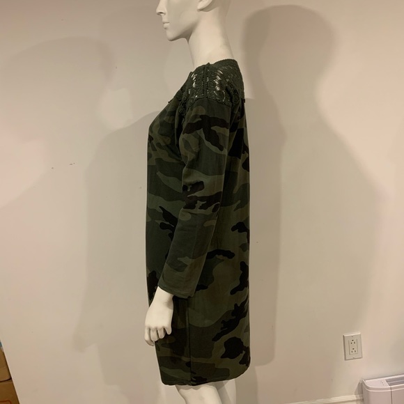 ComfyCamo pattern dress. Crochet neckline. - Picture 4 of 4